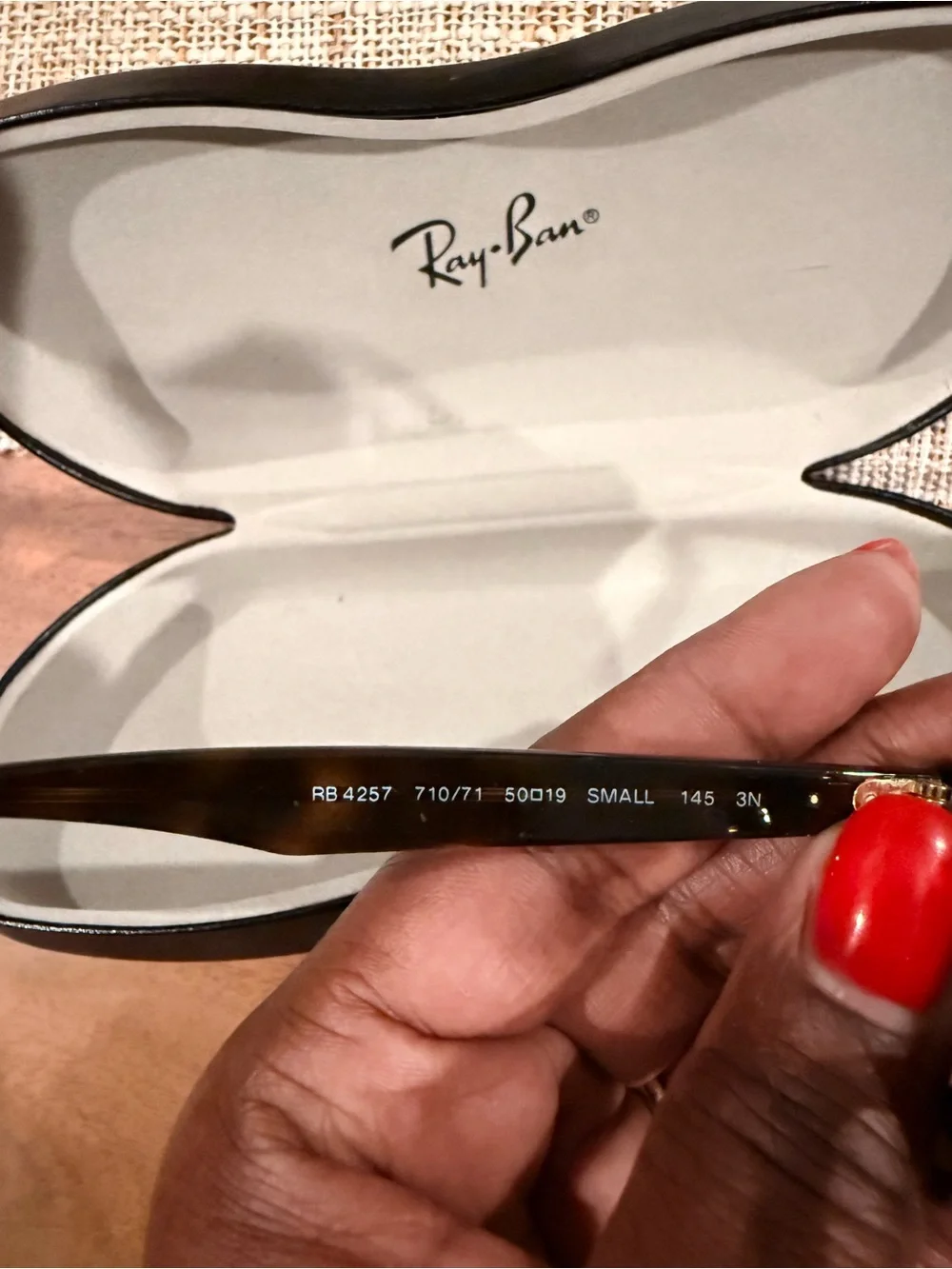 Ray-Ban stylish round